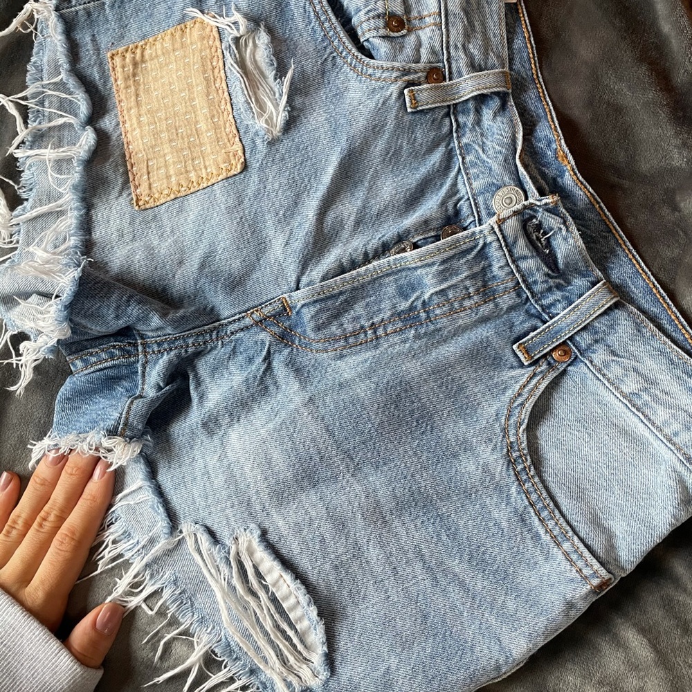 CUTE Levi cutoffs - with factory patch detail